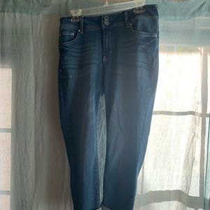 Super comfy jegging capri pants